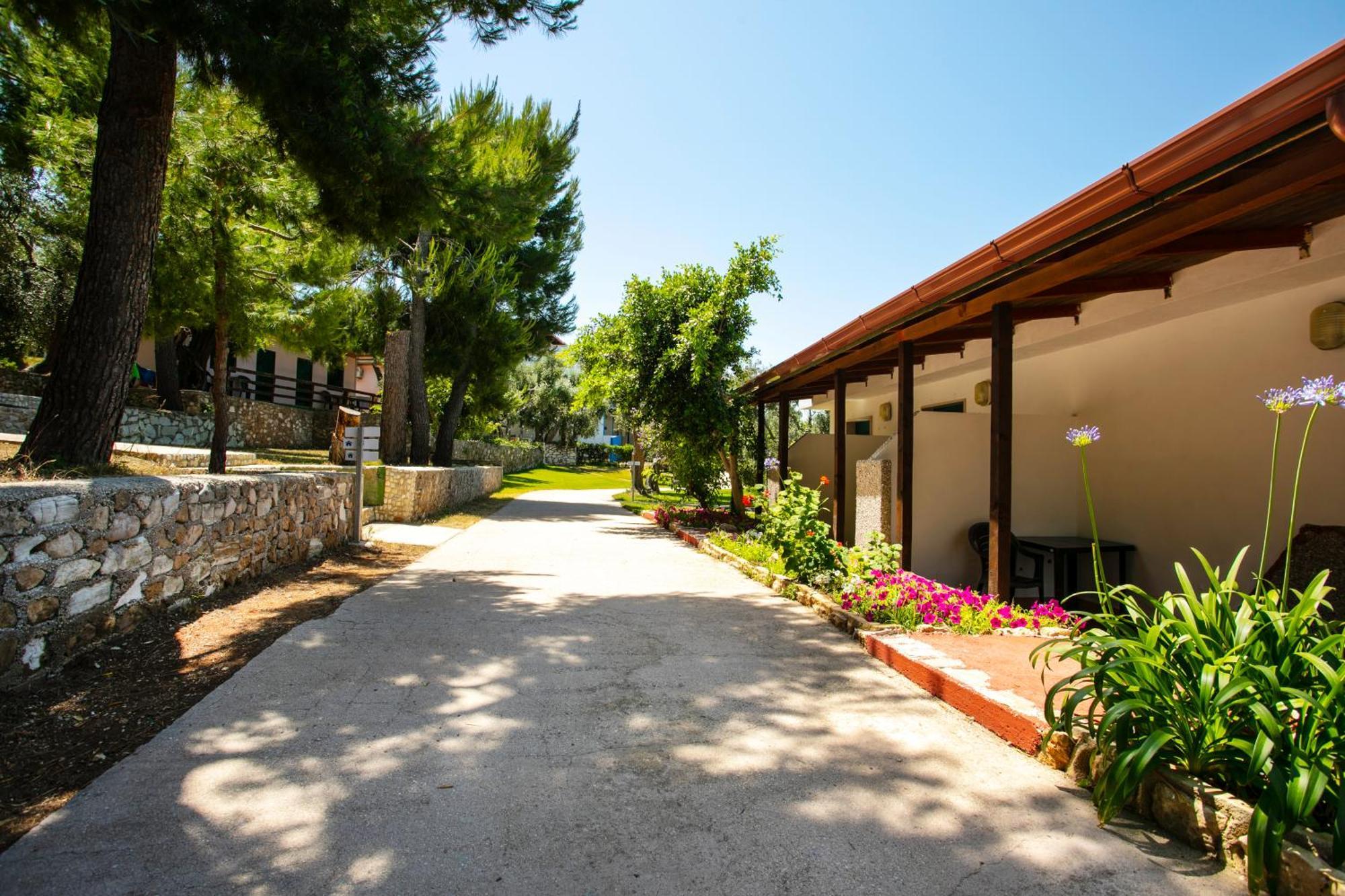 Villaggio Uliveto Rodi Garganico Exterior photo